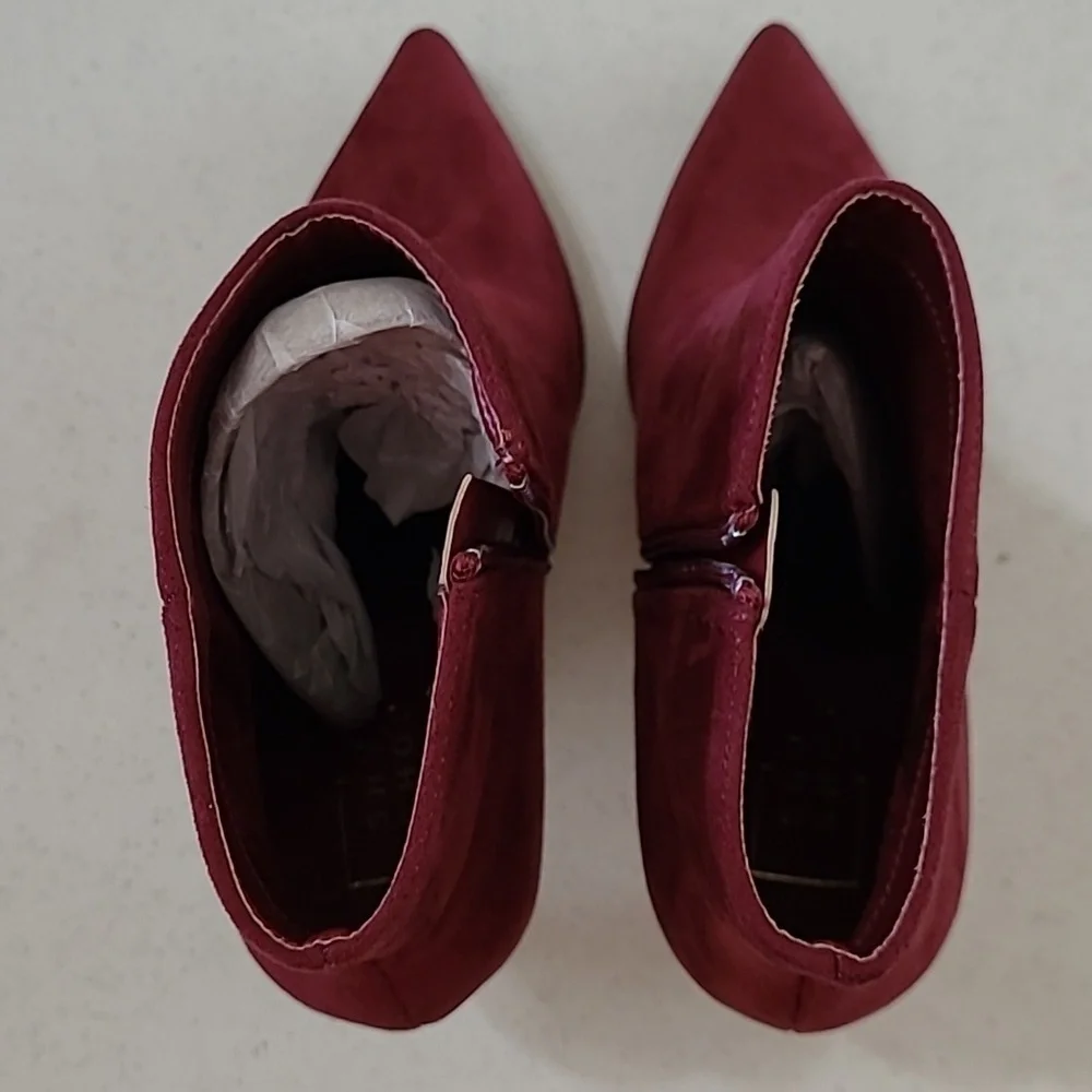 NWOT Shu Shop women's burgandy suede boots with snakeskin heels size 9